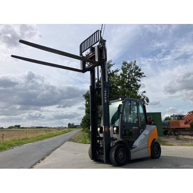 2019 Still RX70-40-43707403