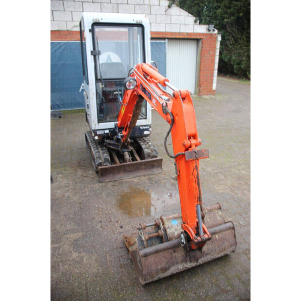 2004 كوبوتا KX36-2A-43707849