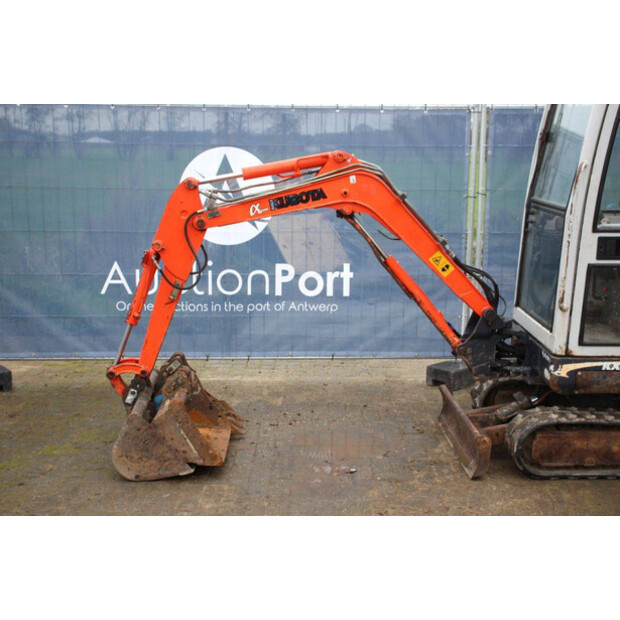 2004 كوبوتا KX36-2A-43707852