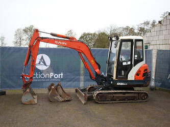 صورة ل حفارات مجنزرة 2009 كوبوتا KX101-3α2