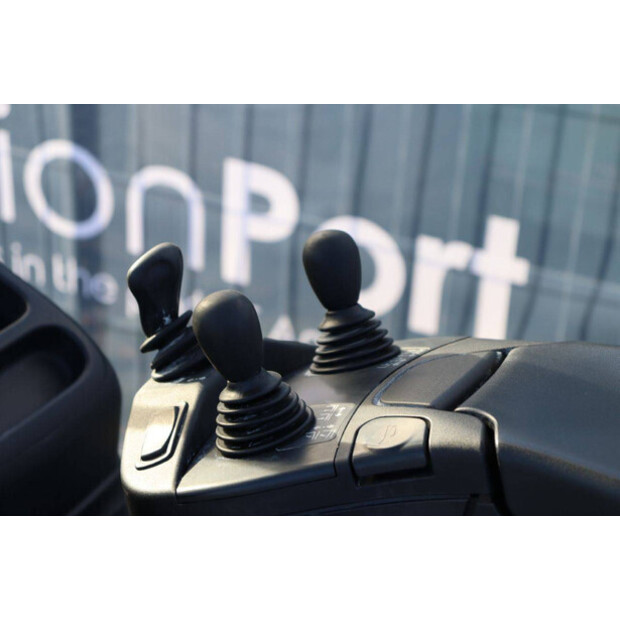 2017 Linde E25H-01/600-43708676