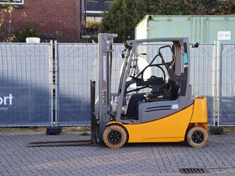 Image de CHARIOTS ÉLÉVATEURS 2018 Jungheinrich EFG 320