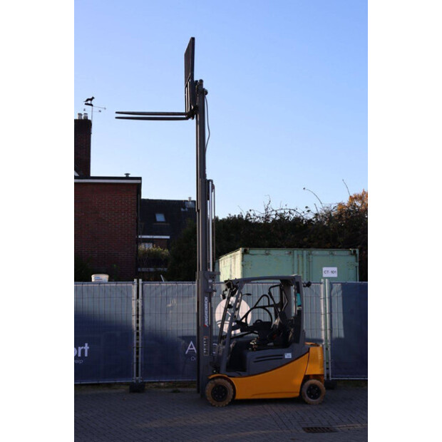 2018 Jungheinrich EFG 320-43709188