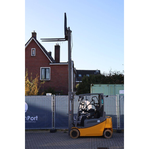 2018 Jungheinrich EFG 320-43709189