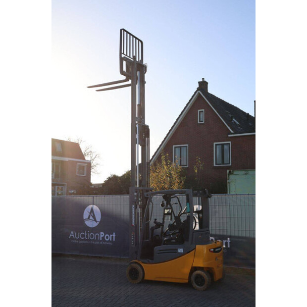 2018 Jungheinrich EFG 320-43709190