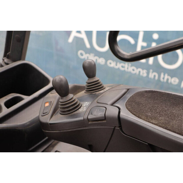 2020 ليندي E25L-01-43710721