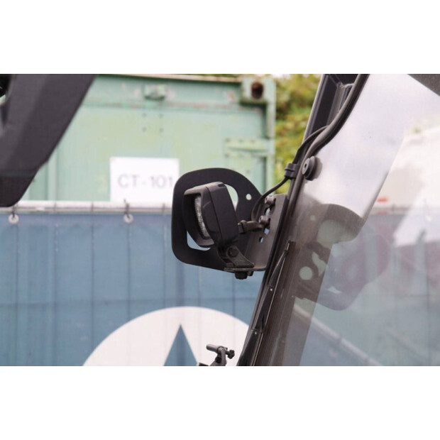 2020 ليندي E25L-01-43710739