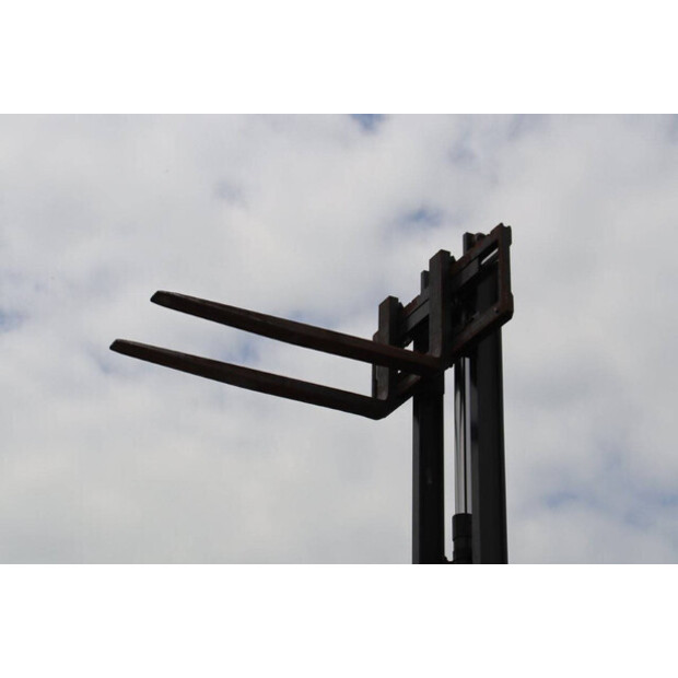 2020 ليندي E25L-01-43710741