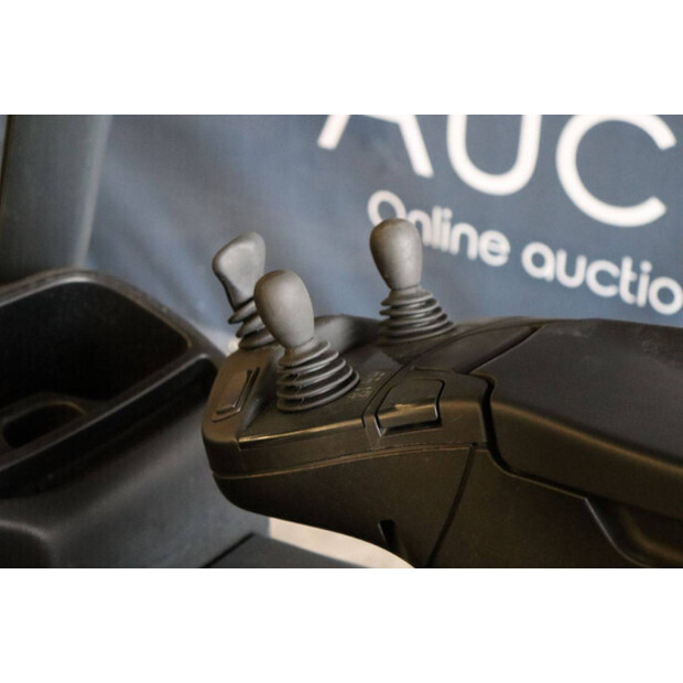 2020 ليندي E16-02-43711619