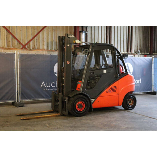 2011 Linde H35T-01-43711902