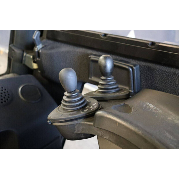 2011 Linde H35T-01-43711918