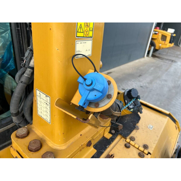 2018 Caterpillar D6T LGP-43712475