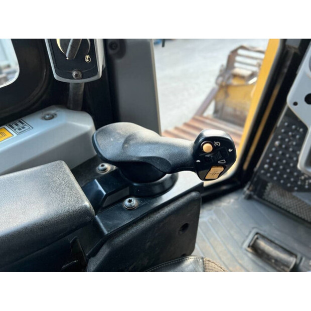 2018 Caterpillar D6T LGP-43712495