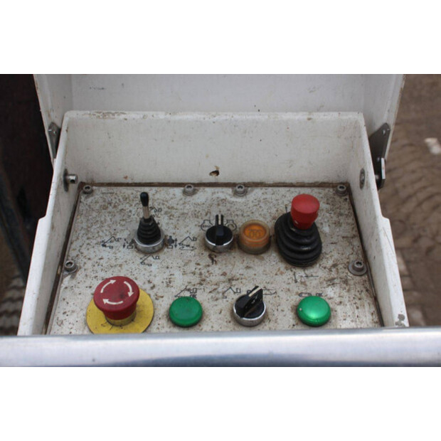 2009 تيوبن LEO 12 T-43714886