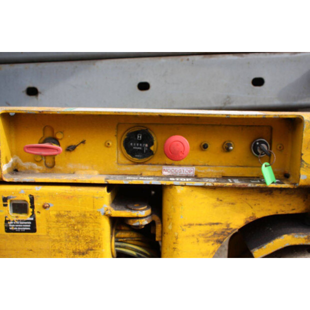 1999 Genie GS-2646-43715275