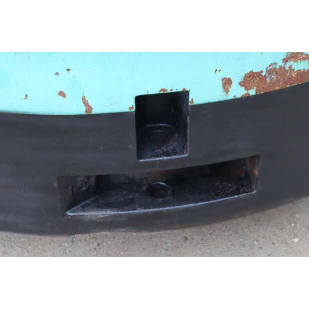 1992 ميتسوبيشي FG15-43715650