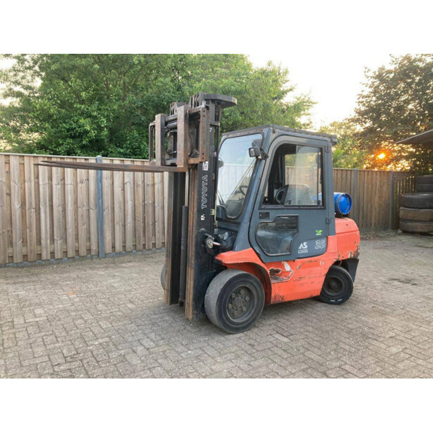 2009 تويوتا 02-7FGF-35-43716853