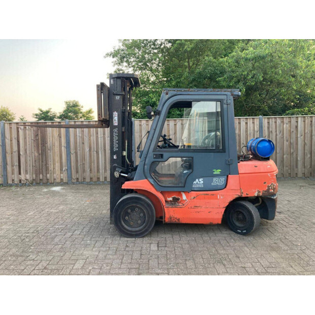 2009 تويوتا 02-7FGF-35-43716854