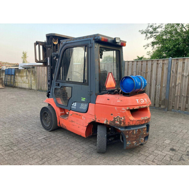 2009 تويوتا 02-7FGF-35-43716855