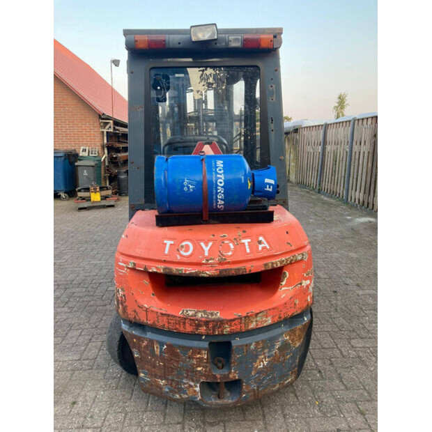 2009 تويوتا 02-7FGF-35-43716867