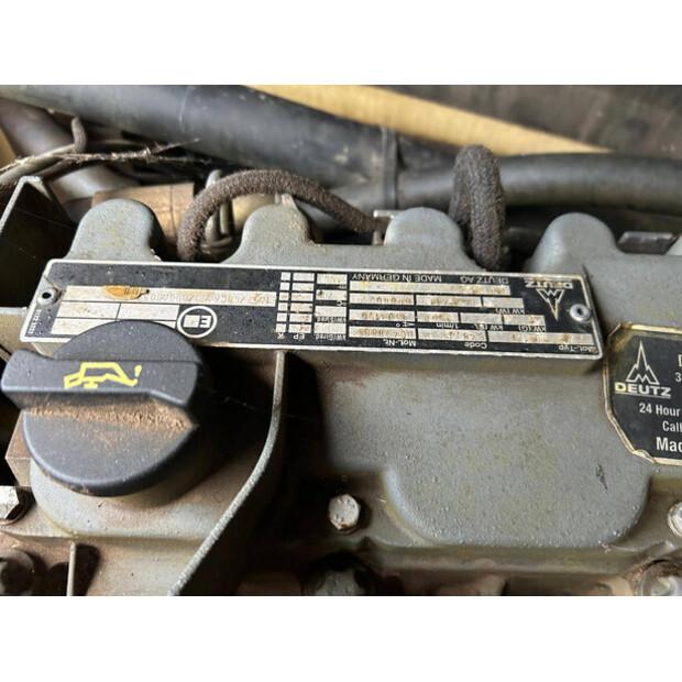 2000 جيه ال جي 600SC-43716927