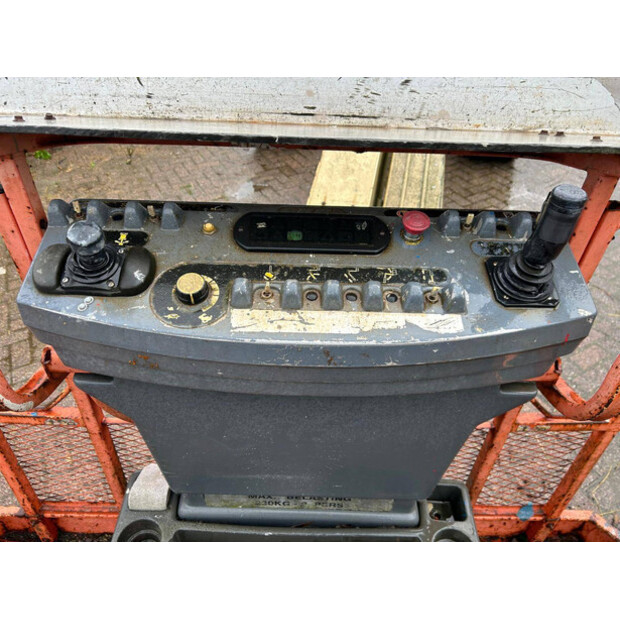 2000 جيه ال جي 600SC-43716928