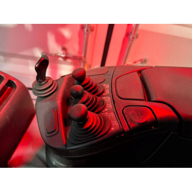 2014 ليندي E16C-02-43716987