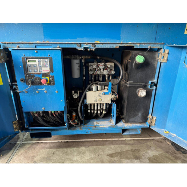 2012 Genie GS-4069-43717098