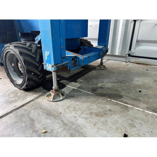 2012 Genie GS-4069-43717104