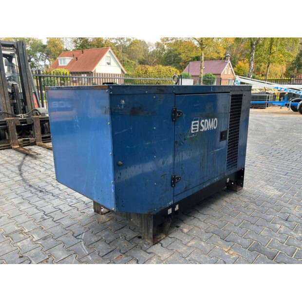 2010 اس دي ام او J44K-43717172