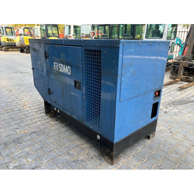 2010 اس دي ام او J44K-43717173