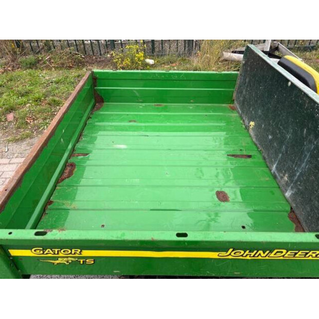 2004 JOHN DEERE HPX GATOR-43717546