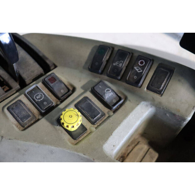 2009 JOHN DEERE 4720-43717806