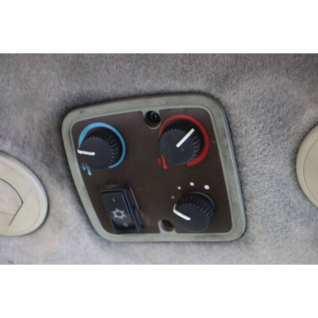 2009 JOHN DEERE 4720-43717819