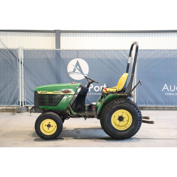 JOHN DEERE 4100-43717885