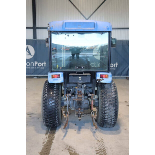 نيو هولاند TC27D-43717947