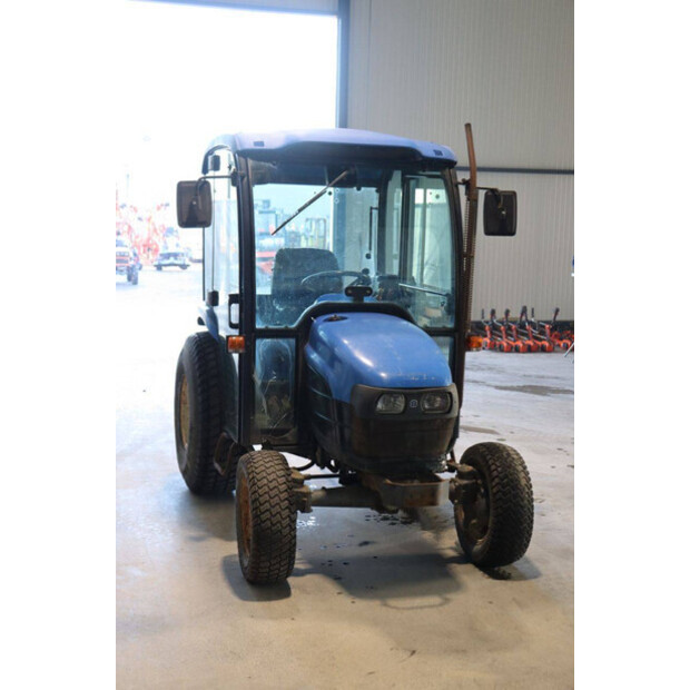 نيو هولاند TC27D-43717949