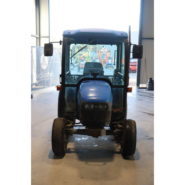 نيو هولاند TC27D-43717950