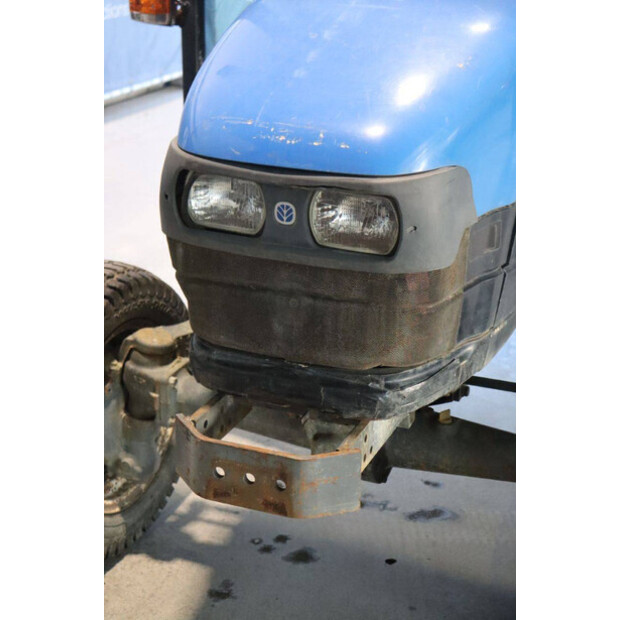 نيو هولاند TC27D-43717952