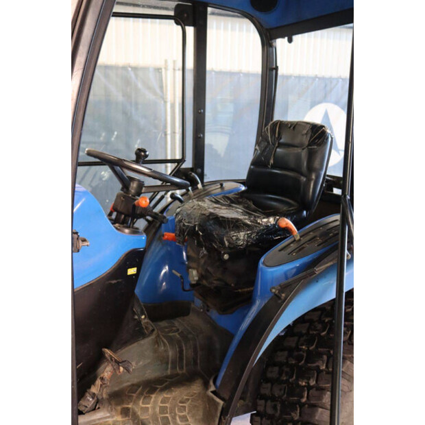 نيو هولاند TC27D-43717961