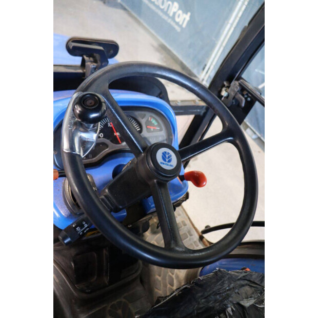 نيو هولاند TC27D-43717963