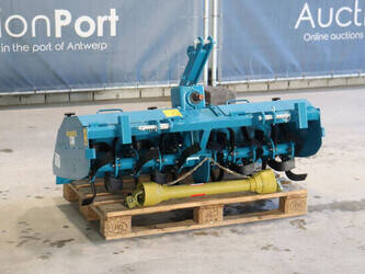 صورة ل معدات الزراعة والغابات 1995 Imants JNC L 135