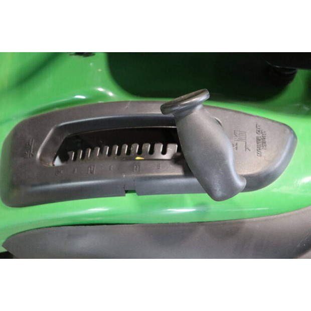 2018 JOHN DEERE X166R-43718440