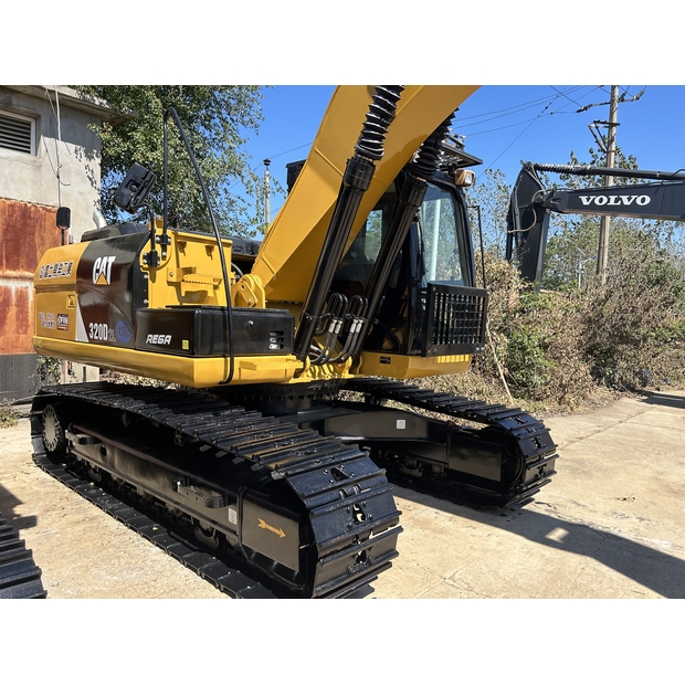 2024 كاتربيلر 320D2L-43733477