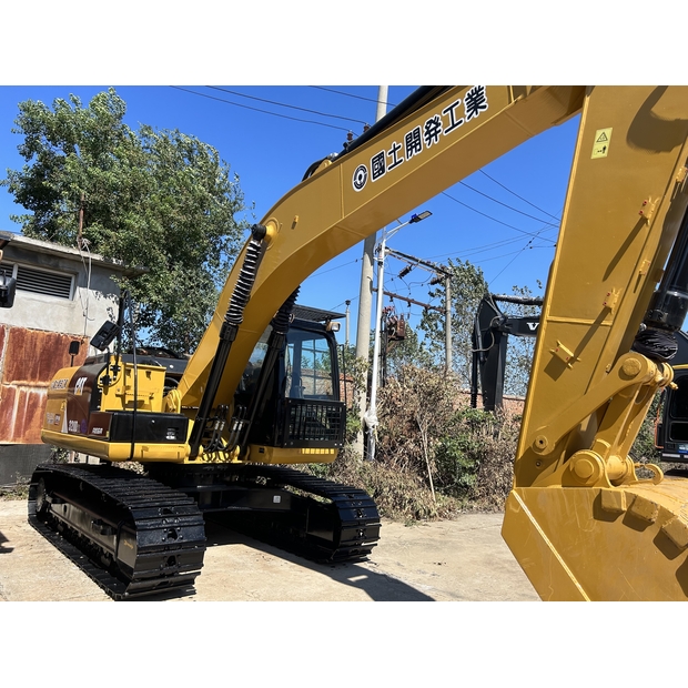 2024 كاتربيلر 320D2L-43733478