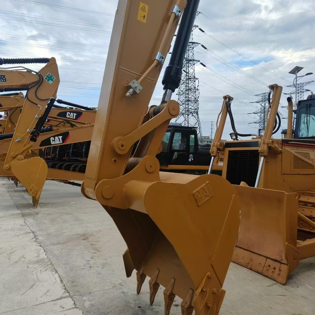 2022 كاتربيلر 323D-43733504