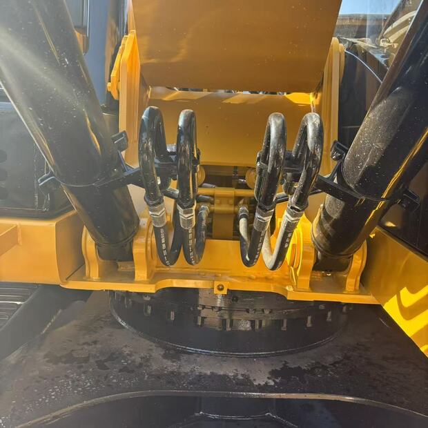 2024 Caterpillar 323D2-43733512