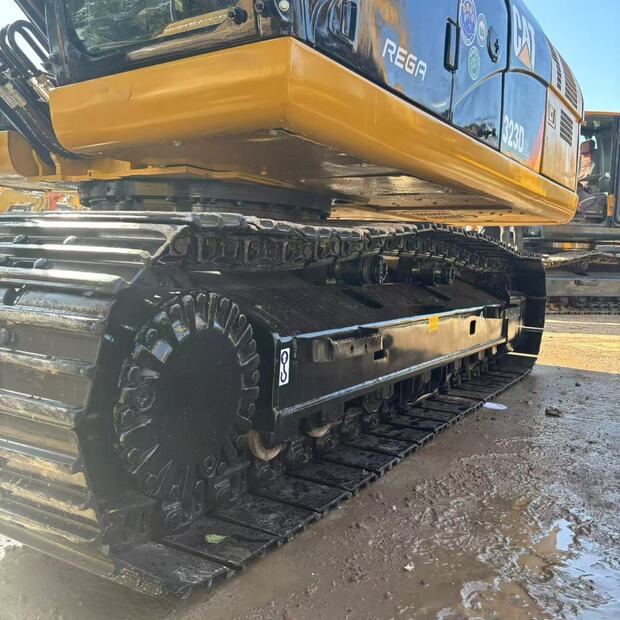 2024 Caterpillar 323D2-43733513