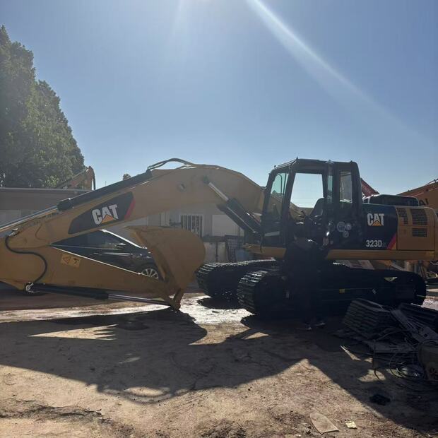 2024 Caterpillar 323D2-43733516