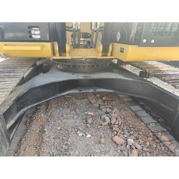 2023 كاتربيلر 323D2L-43733517